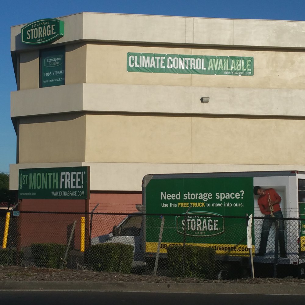 Extra Space Storage - There's your sign for free use of the moving truck. Umm sure, after you pay $100 deposit then you get to use it...lol. - Self Storage Near Me - Redwood City, California Extra Space Storage - There's your sign for free use of the moving truck. Umm sure, after you pay $100 deposit then you get to use it...lol. - Self Storage Near Me - Redwood City, California