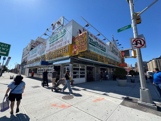 Nathan's Famous by null