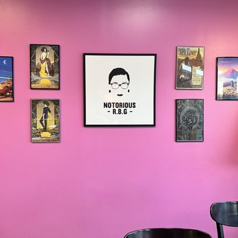 Brindles Awesome Ice Creams - Ice Cream & Frozen Yogurt Near Me - San Antonio, Texas