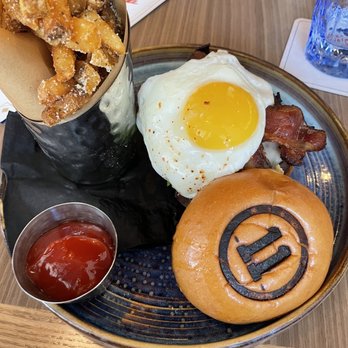 Spurrier's Gridiron Grille - Breakfast burger - American Near Me - Gainesville, Florida Spurrier's Gridiron Grille - Breakfast burger - American Near Me - Gainesville, Florida
