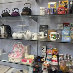 Mrs Robinson's Tea Shop - Tea accessories