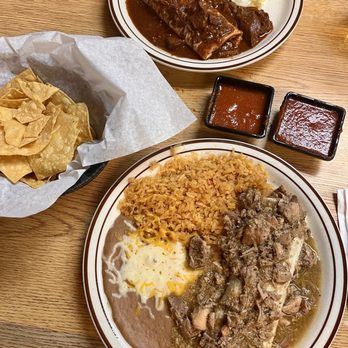 La Placita - Chile Colorado Burrito and Chile Verde Burrito Meal - Mexican Near Me - Orangevale, California La Placita - Chile Colorado Burrito and Chile Verde Burrito Meal - Mexican Near Me - Orangevale, California
