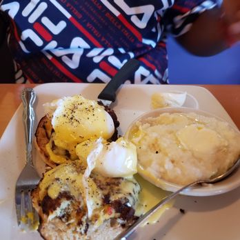 Berry Fresh Cafe - Crabcakes egg Benedict - Breakfast & Brunch Near Me - Stuart, Florida