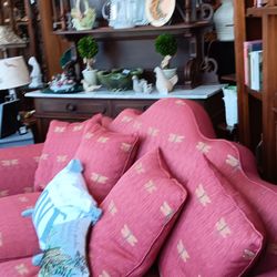 Practical Posh - Furniture, pottery ,art.