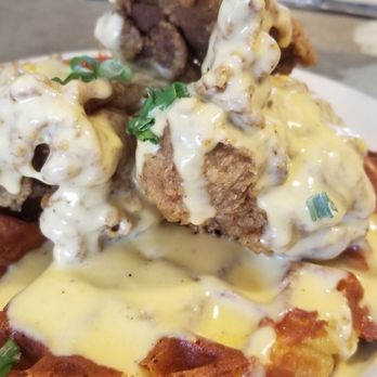 Brewed - Mac and cheese chicken and waffles - Coffee & Tea Near Me - Fort Worth, Texas