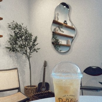 Da Vien Coffee - Lychee tea is so refreshing - Desserts Near Me - Westminster, California Da Vien Coffee - Lychee tea is so refreshing - Desserts Near Me - Westminster, California