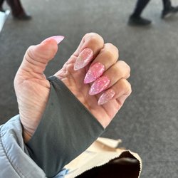 Paradise Nails and Spa - Do not come here!