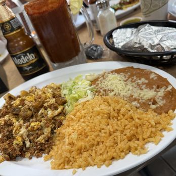Taquería Rincón Alteño - Chorizo, Eggs y Papas breakfast plate. - Mexican Near Me - Sacramento, California Taquería Rincón Alteño - Chorizo, Eggs y Papas breakfast plate. - Mexican Near Me - Sacramento, California