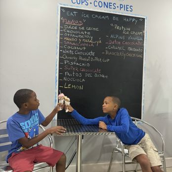 Below Zero Frozen Desserts - Ice Cream & Frozen Yogurt Near Me - Miami, Florida