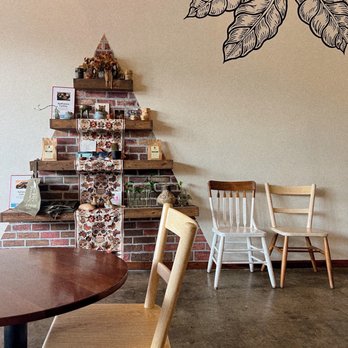 Xaman Cafe - Seating area - Cafes Near Me - Dallas, Texas