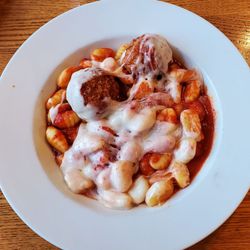 user provided Aiello's Restaurant photo