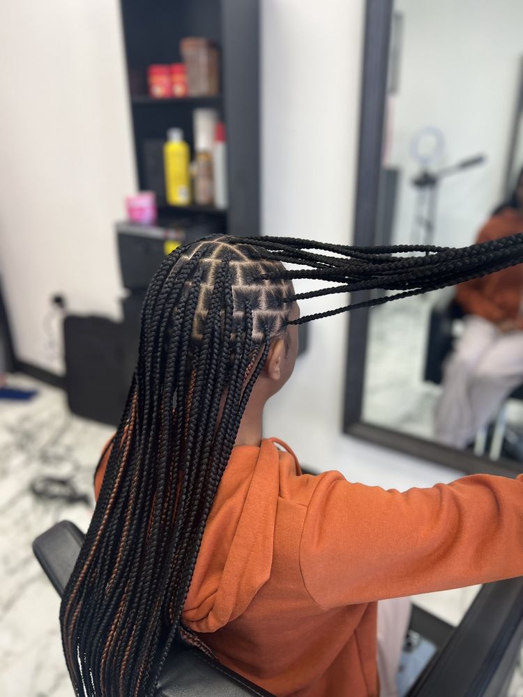 M & M CUTZ BARBER AND BEAUTY BAR Updated September 2024 Request an