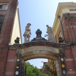 Oude Bornhof - De ingang