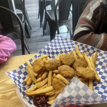 El Baja Chef 2 - Huge same of nuggets for kids, my kids were able to share - Mexican Near Me - Carson, California