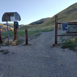 Terrace Hill Loop Trail - Entrance