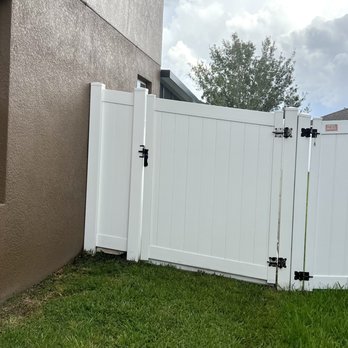 WR Powerwash - After (fence) - Pressure Washers Near Me WR Powerwash - After (fence) - Pressure Washers Near Me
