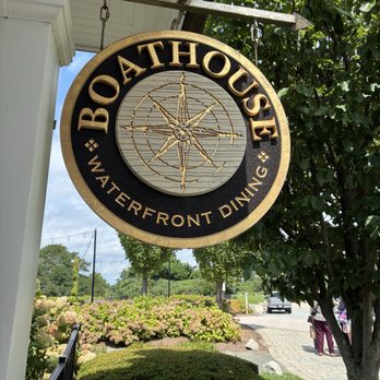 Boat House Waterfront Dining - Front of the restaurant - Seafood Near Me - Tiverton, Rhode Island