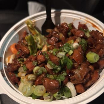 Flame Broiler - The spicy chicken half rice half veggies with green onion on top. - Fast Food Near Me - Mojave, California