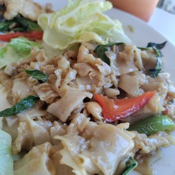 Street Thai Cafe - The drunken noodles were super mushy - Thai Near Me - Huntington Beach, California Street Thai Cafe - The drunken noodles were super mushy - Thai Near Me - Huntington Beach, California