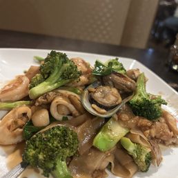 Mixed Seafood Pad See Ew