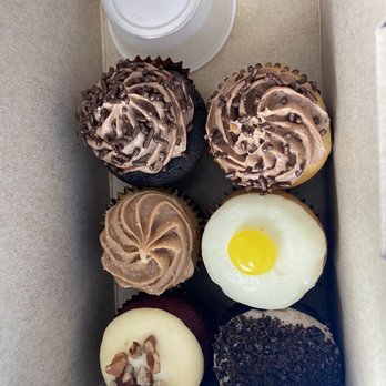 Smallcakes Tallahassee - My assortment: lemon, cookie&cream, red velvet, chocolate-holic, salted caramel , and vanilla chocolate - Custom Cakes Near Me - Tallahassee, Florida Smallcakes Tallahassee - My assortment: lemon, cookie&cream, red velvet, chocolate-holic, salted caramel , and vanilla chocolate - Custom Cakes Near Me - Tallahassee, Florida