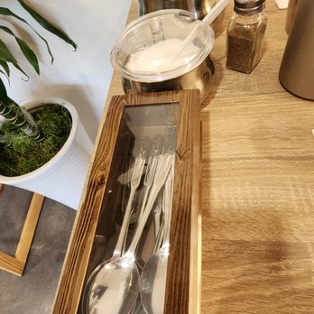 Jin Sullung Tang - Utensils and spices - Korean Near Me - Cypress, California