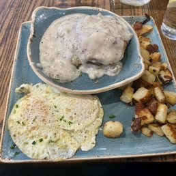 Biscuit with turkey sausage gravy