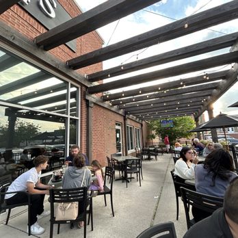 Legends Grill and Bar - Burgers Near Me - Woodridge, Illinois