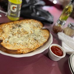 Pazza Luna Restaurant & Pizzeria