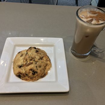 Trees Organic Coffee - Vegan Blueberry Scone, Iced Chai Latte - Cafes Near Me - Vancouver, British Columbia
