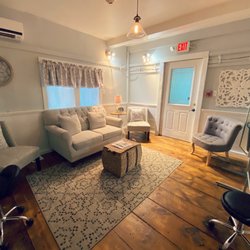 Josiah’s Meetinghouse - Bride's room