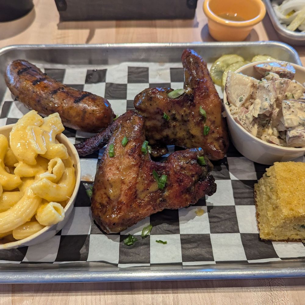 Boo And Henrys - Mac & crack, chicken sausage, smoked wings, potato salad, cornbread - Barbeque Near Me - Scottsdale, Arizona
