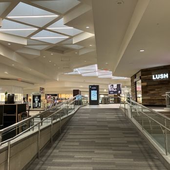 Briarwood Mall - Inside - Shopping Centers Near Me - Ann Arbor, Michigan Briarwood Mall - Inside - Shopping Centers Near Me - Ann Arbor, Michigan