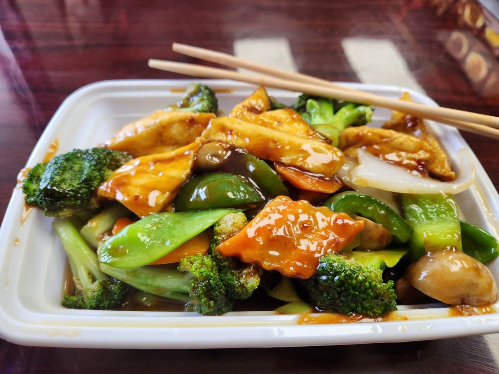 GOLD CHOPSTICKS Updated October 2024 58 Photos & 51 Reviews 12 Chestnut St, West