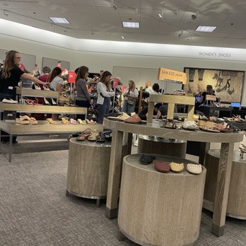 Nordstrom Broadway Plaza in Walnut Creek - Ladies shoe sales - Department Stores Near Me - Walnut Creek, California Nordstrom Broadway Plaza in Walnut Creek - Ladies shoe sales - Department Stores Near Me - Walnut Creek, California