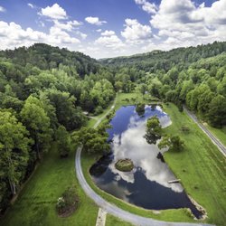 Willow Creek Falls & Vineyard - An aerial view of the venue.