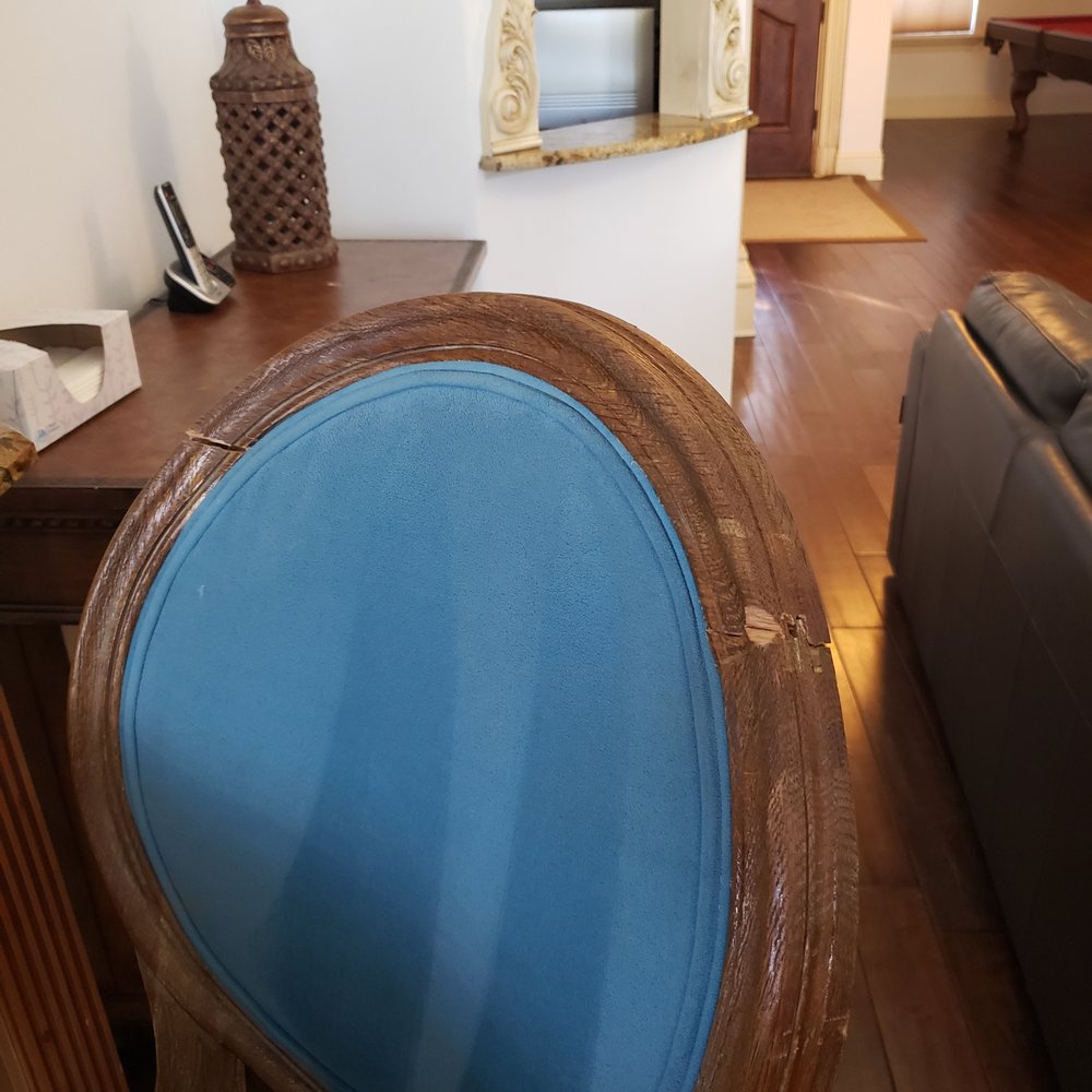 Top Villas - Cracked chair - Vacation Rentals Near Me - Davenport, Florida Top Villas - Cracked chair - Vacation Rentals Near Me - Davenport, Florida