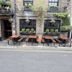 The Two Brewers - Tables outside