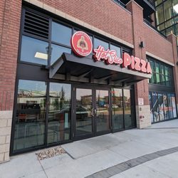 Hot Slice Pizza - Front Entrance