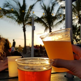 The Mucky Duck - Seafood Near Me - Captiva, Florida
