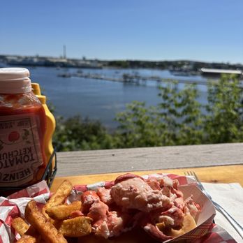 Claws - Seafood Near Me - Rockland, Maine Claws - Seafood Near Me - Rockland, Maine