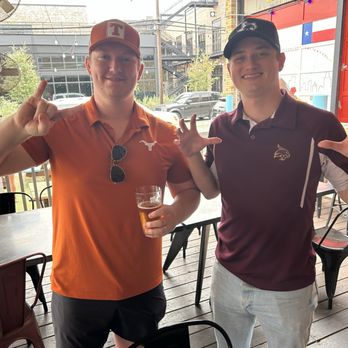 Platypus Brewing - Dudes being bros - Breweries Near Me - Houston, Texas Platypus Brewing - Dudes being bros - Breweries Near Me - Houston, Texas
