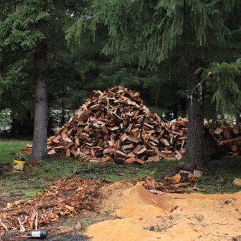 CIMFL Landscape Maintenance and Tree Service - a pile of wood - Gardeners Near Me CIMFL Landscape Maintenance and Tree Service - a pile of wood - Gardeners Near Me