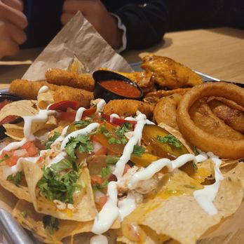Buffalo Wild Wings - House platter - Sports Bars Near Me - Dearborn, Michigan Buffalo Wild Wings - House platter - Sports Bars Near Me - Dearborn, Michigan