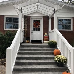 Willow Tree Wellness Center - Front entrance in the fall.