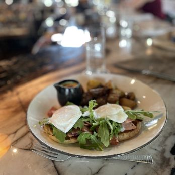 Between The Trees - Eggs Benedict* - French Near Me - Greenville, South Carolina
