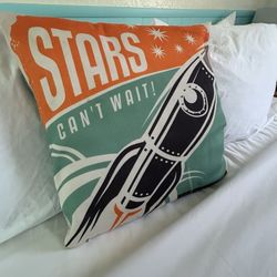 Rocket Inn - Pillow