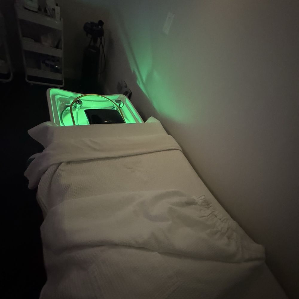 Massage & rinse room