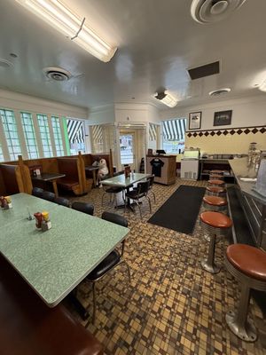 Convention Grill by null