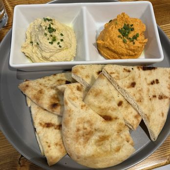Oak Bistro - Hummus - New American Near Me - Cambridge, Massachusetts Oak Bistro - Hummus - New American Near Me - Cambridge, Massachusetts